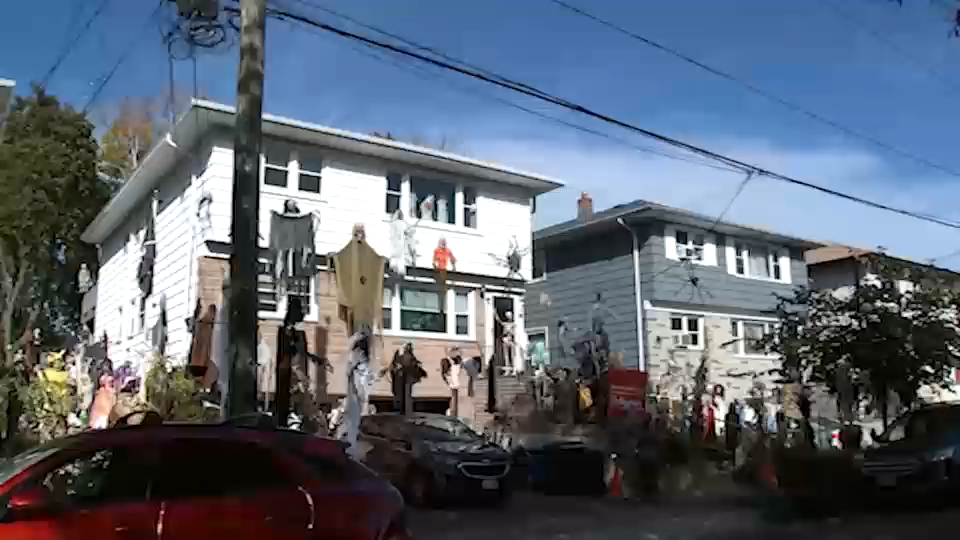 Bloomfield Halloween display draws crowds, complaints
— Huntington Real Estate news