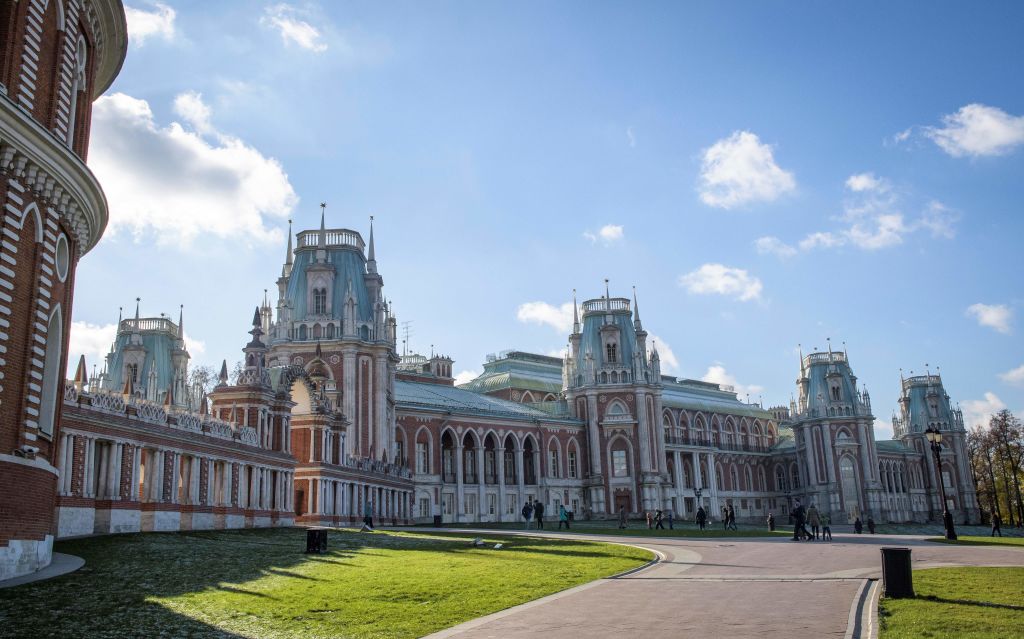 US Embassy warns of credible 'mass casualty' threat at popular Moscow tourist attraction — Huntington Arts news