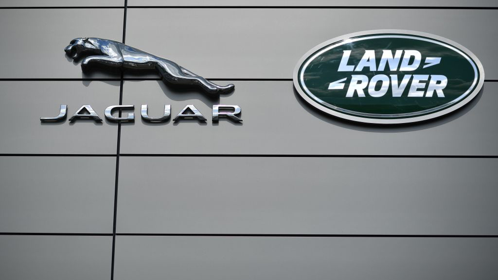 Jaguar recalls over 93K Range Rovers due to water pooling around rearview camera — Huntington Community news